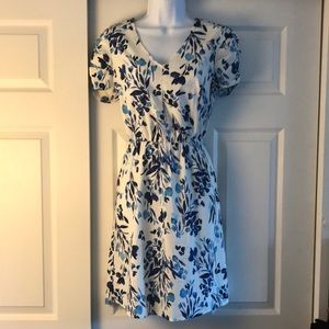 Banana Republic flowered dress size small